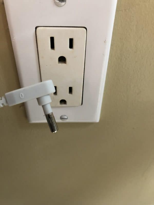 Grounding cord and outlet